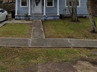 5717 Warrington Dr, New Orleans, LA 70122