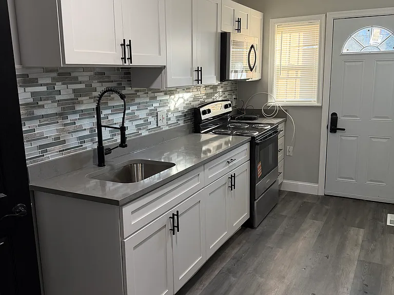 1271 Limit Ave — Photo 8