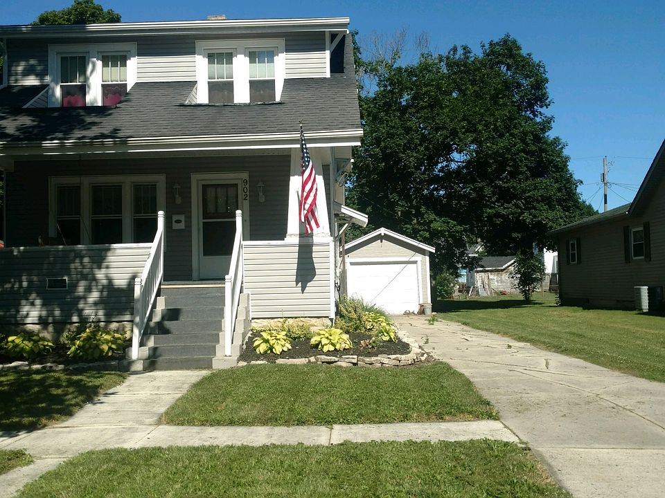 1st image of 902 Walnut St