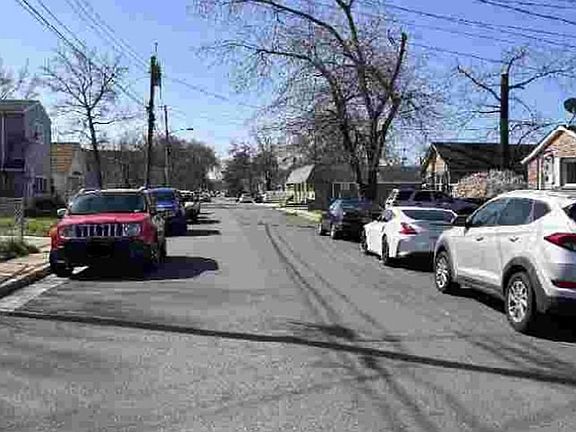 Exterior Neighborhood (street photo)