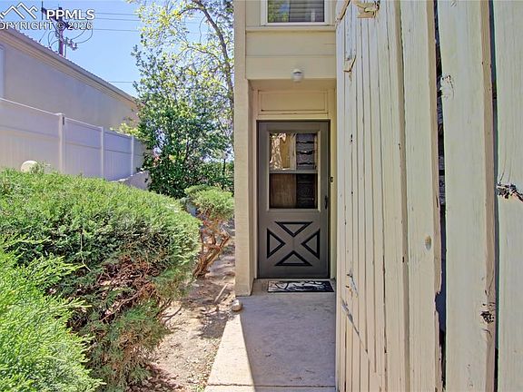 3rd image of 3330 Templeton Gap Rd Unit 8
