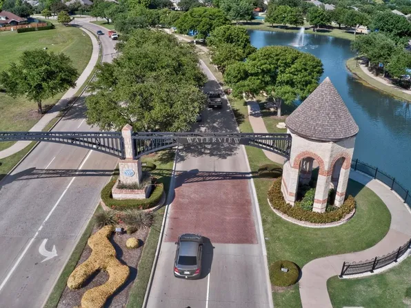 8613 Russell Dr, Rowlett, TX 75089