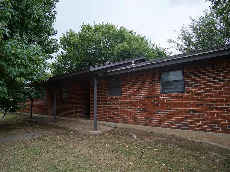 1237 Cathy Ln — Photo 5