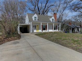 5300 Sycamore Dr, Roeland Park, KS 66205