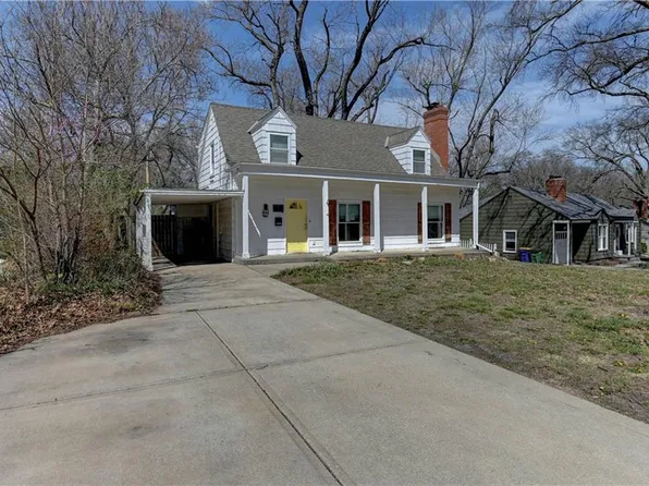 5300 Sycamore Dr, Roeland Park, KS 66205