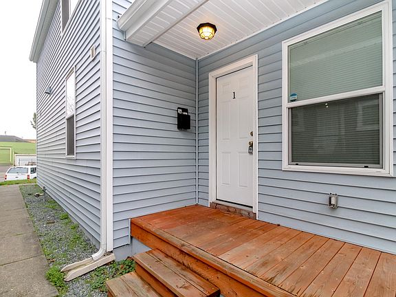 2nd image of 1017 S I St APT 1
