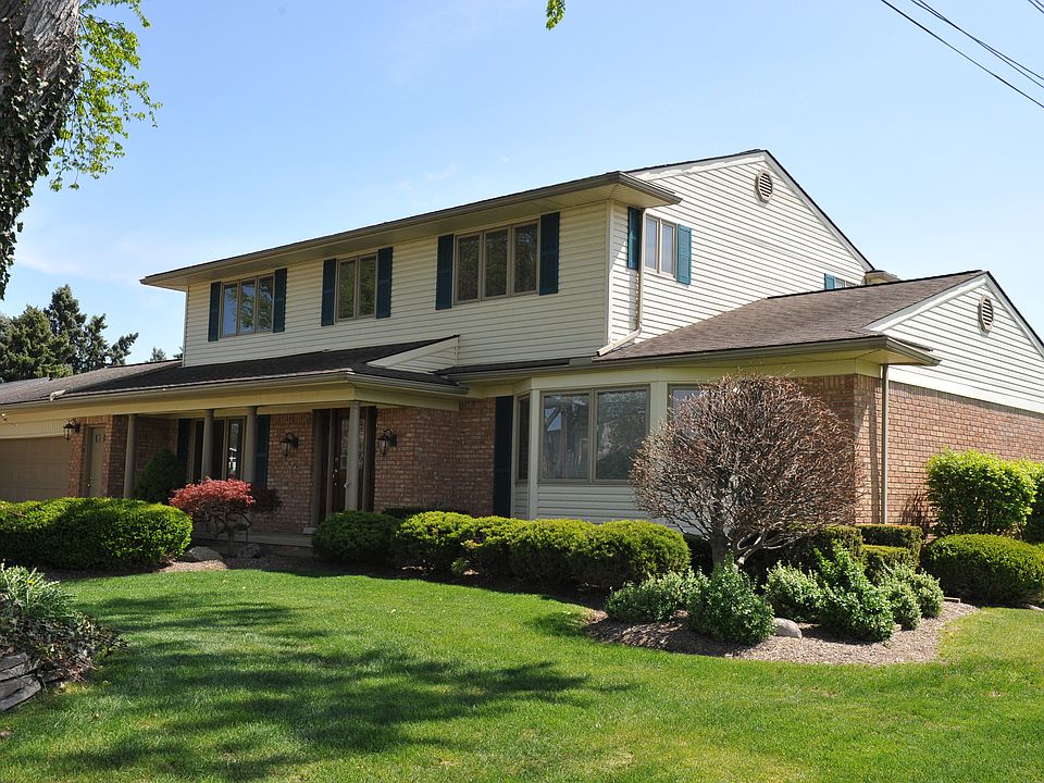 1st image of 54424 Franklin Dr