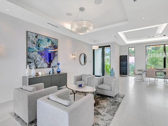 5th image of 3621 S Ocean Blvd #2