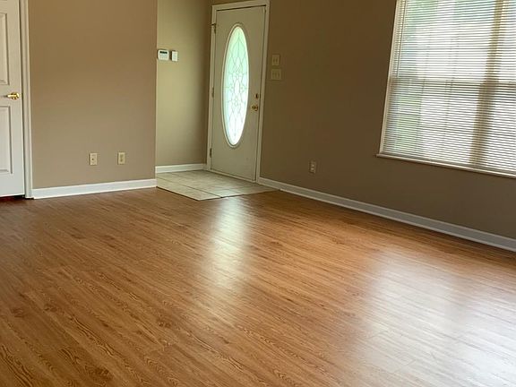 3rd image of 1123 Fellowship Ln