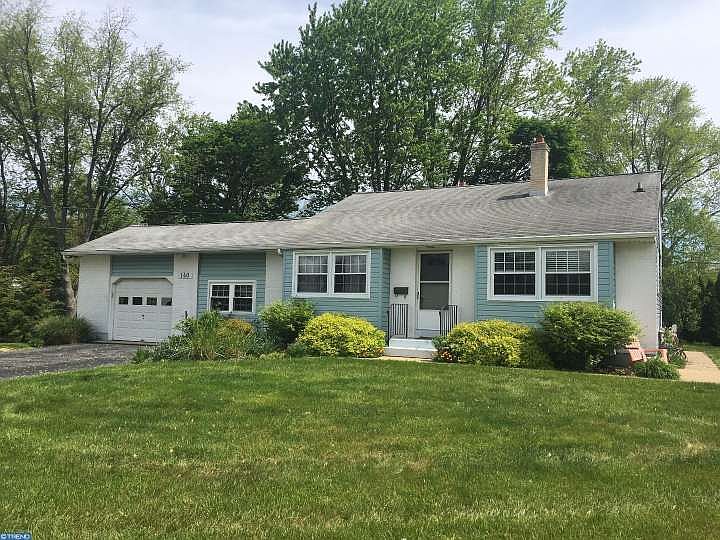 1st image of 140 Lake Dr