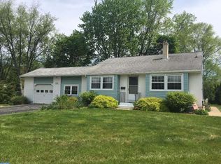 140 Lake Dr, Downingtown, PA 19335