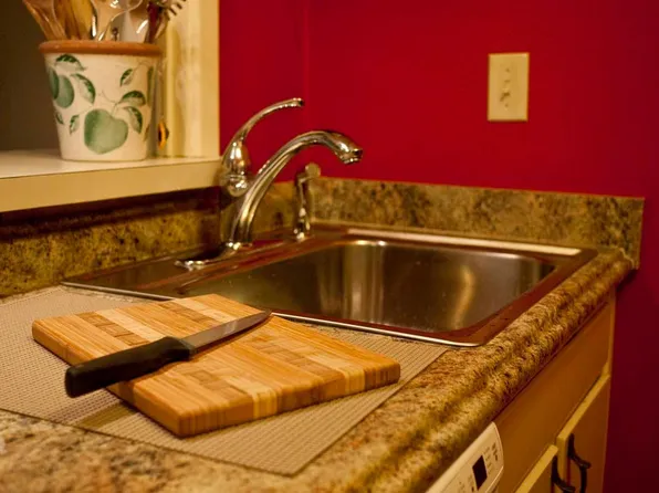 4007 Saint Charles Ave APT 214, New Orleans, LA 70115