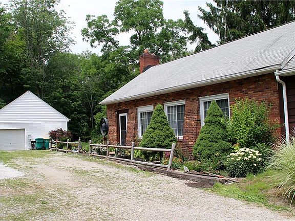 3rd image of 2126 Holmes Dr