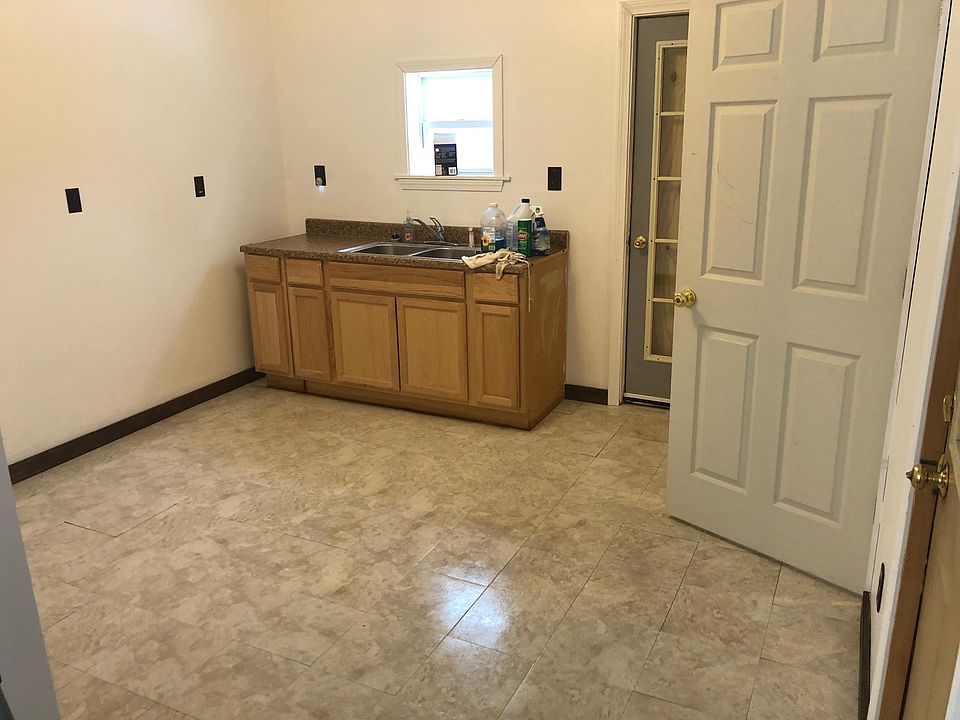 2nd image of 202 Town Farm Rd #3
