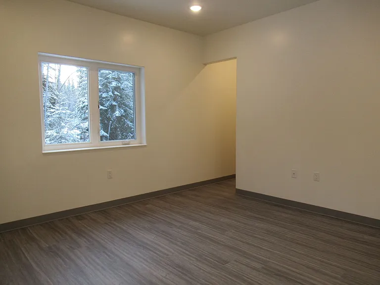 1245 Shane Ct — Photo 4