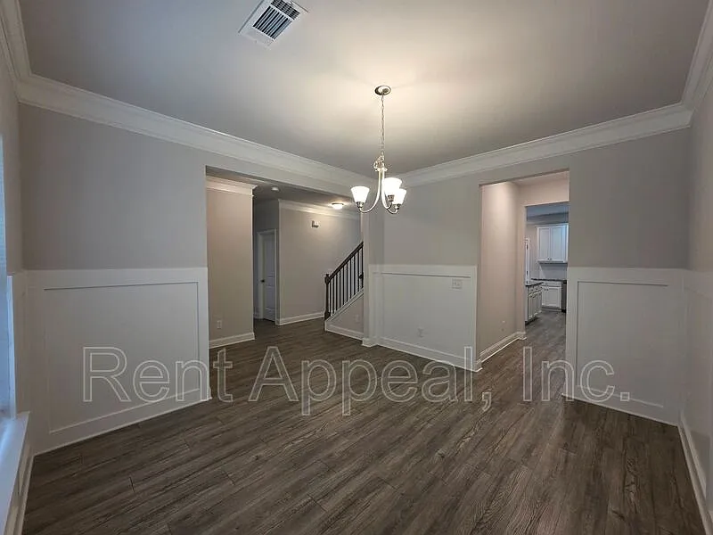 4 bed, 3.0 bath, 2321 sqft, $2,450 — Photo 3