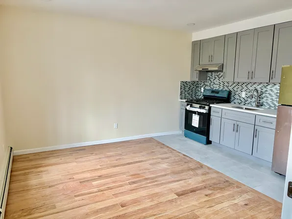 38-09 48th Avenue image 1 of 6