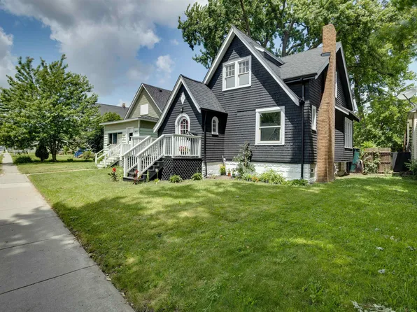 1407 Lapeer Ave, Port Huron, MI 48060