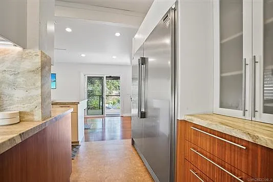900 Highland Dr — Photo 30