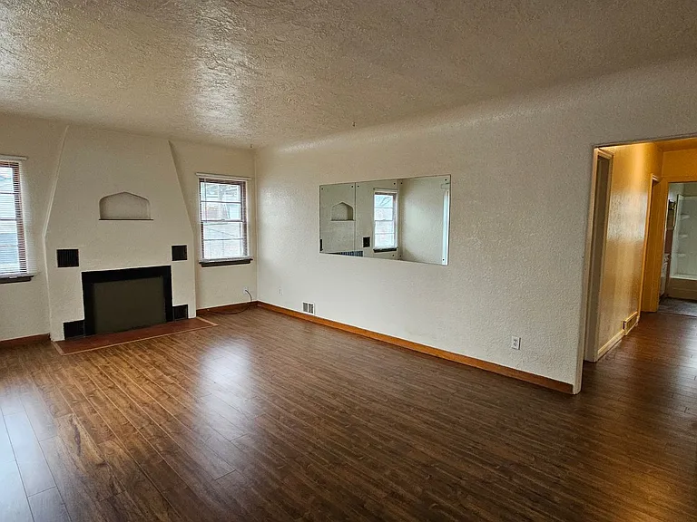 515 W Milwaukee Dr — Photo 5