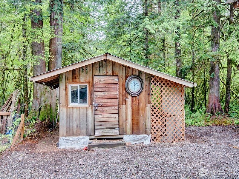 3rd image of 39 Wilderness Way