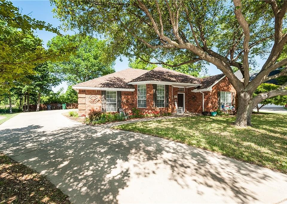1st image of 3905 Fawn Dr
