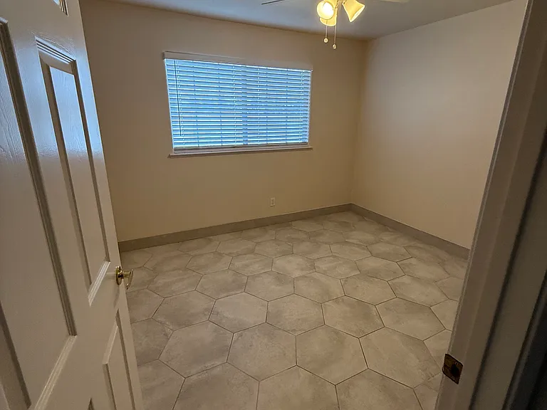1542 E Alluvial Ave #128 — Photo 19