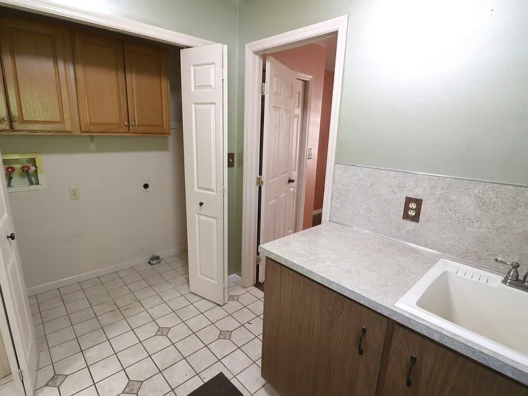 2130 W Main St — Photo 17