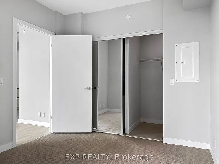 2221 Yonge St #1906 — Photo 13
