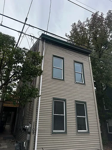 1109 Belvedere St Photo 1