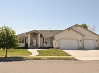 5217 W Autumn Creek Dr, Riverton, UT 84096