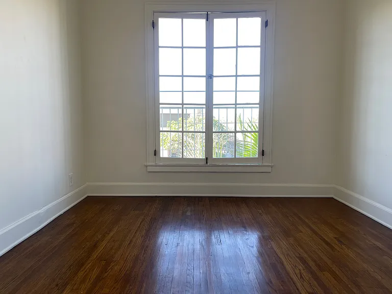 3000 Kenwood Ave #3002 — Photo 12