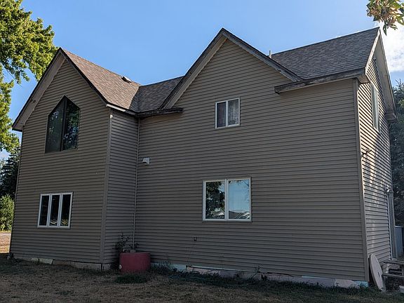 3rd image of 780 Elm St