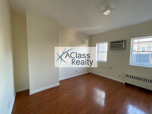3rd image of 32-30 Steinway Ave #3R