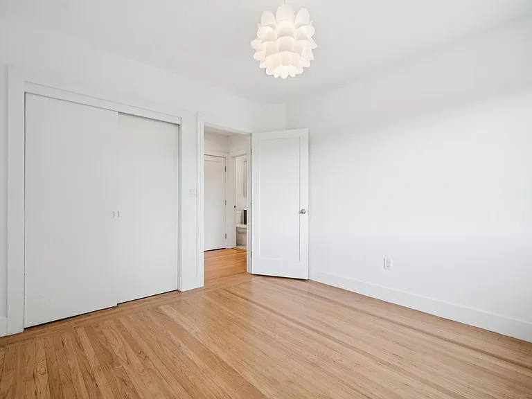 Upstairs middle bedroom