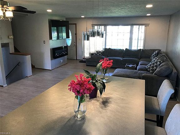 4th image of 6089 Sunset Dr