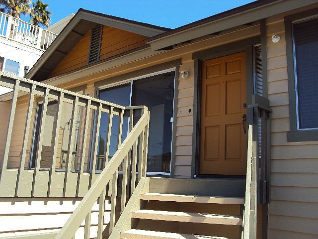 2nd image of 1421 Paraiso Ave