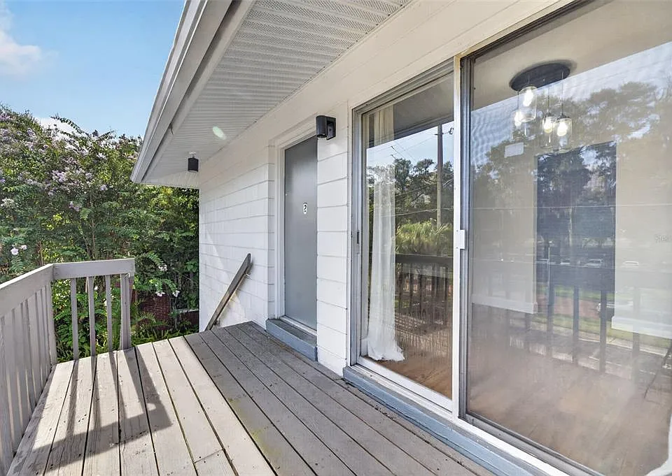 118 W America St #2