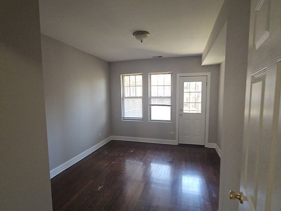 4th image of 5717 N Kimball Ave #3W