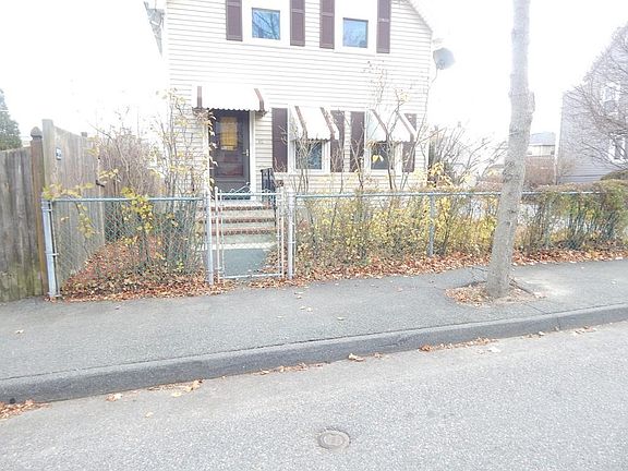 4th image of 16 Albertina St