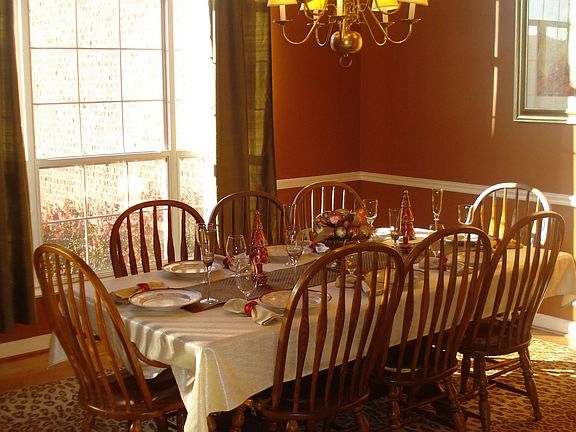 Beautiful formal Dining Room