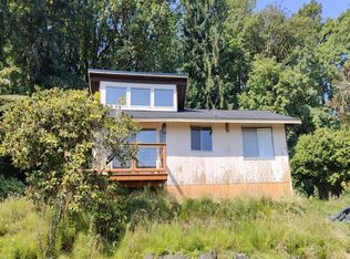 151 E Barbary Dr, Grapeview, WA 98546