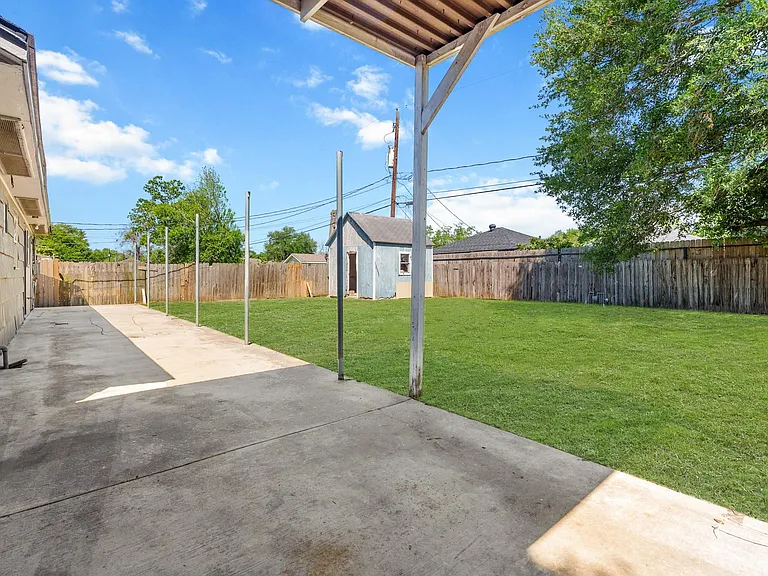 3209 Chestershire Dr — Photo 34