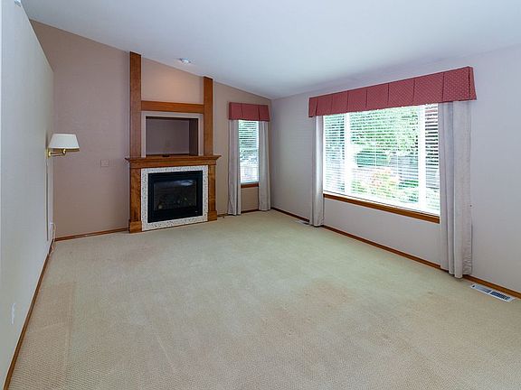 4th image of 24122 E Olive Ln