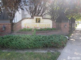 734 Cedar Ct, New Brunswick, NJ