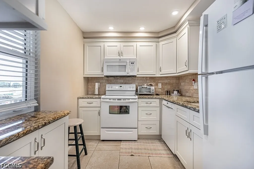 1 bed, 1.0 bath, 811 sqft, $1,700 — Photo 1