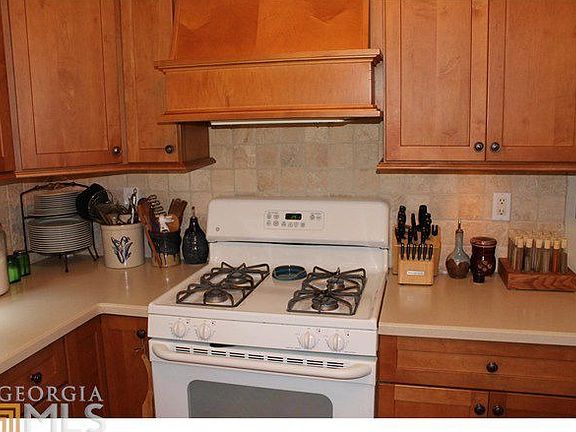 4th image of 7106 Independence Dr