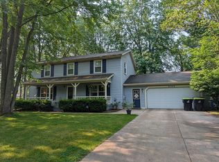 2104 Candlestick Ln, Midland, MI 48642