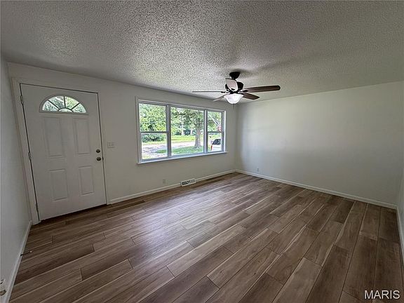5th image of 109 Kiefner St