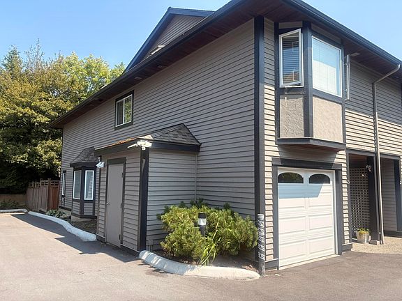 2nd image of 1828 Lilac Dr #29